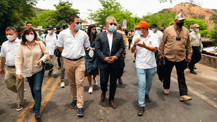 El presidente Duque dijo, en El Zulia, que la materialización del nuevo puente Mariano Ospina Pérez generará oportunidades para los micro y pequeños negocios que están en la zona. / Foto cortesía para La Opinión