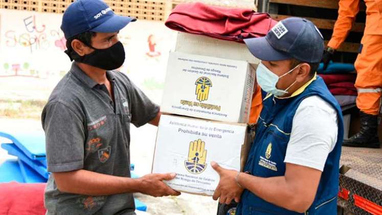 Los pobladores de la vereda El Suspiro recibieron alimentos y útiles de aseo/Foto Cortesía