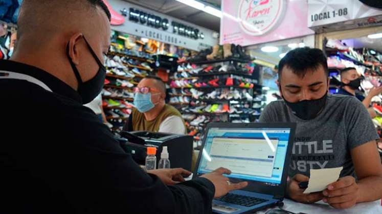 En el centro comercial Oití se llevó a cabo la jornada tributaria./Foto Cortesía