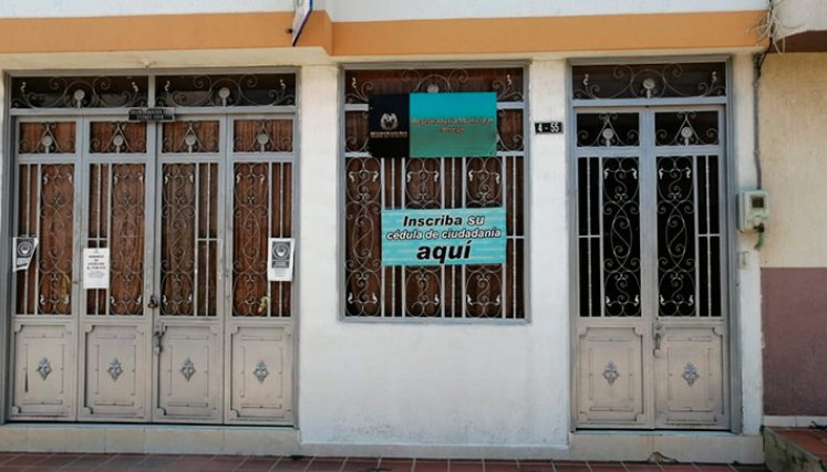 Dos registradores, un secretario y otros funcionarios y exfuncionarios fueron detenidos.