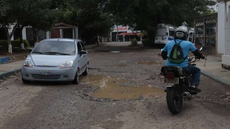 La comunidad espera que los impuestos pagados en años anteriores se vean reflejados en obras. / Fotos Luis Alfredo Estévez / La Opinión.