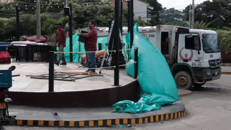 La lona verde fue retirada tan pronto como se terminaron las adecuaciones. El negocio abrirá puertas dentro de poco.