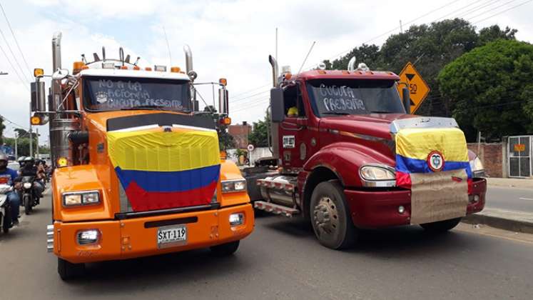 Caravana en señal de protesta contra la reforma tributaria