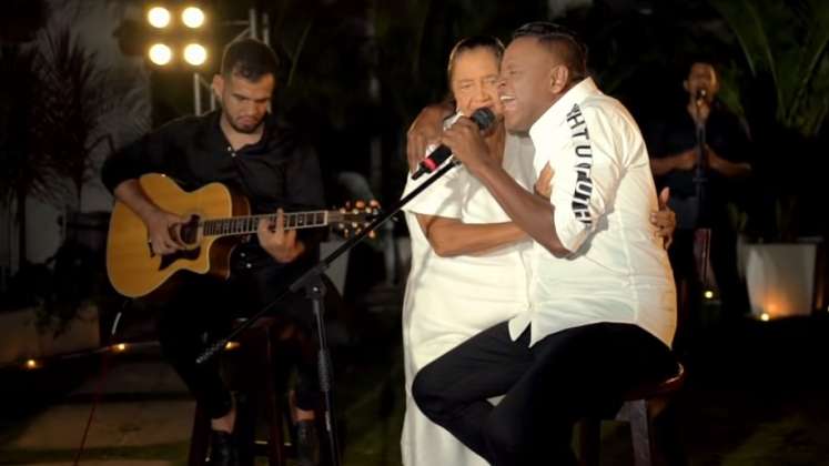 Omar Geles le cantó a su mamá. / Foto: Cortesía