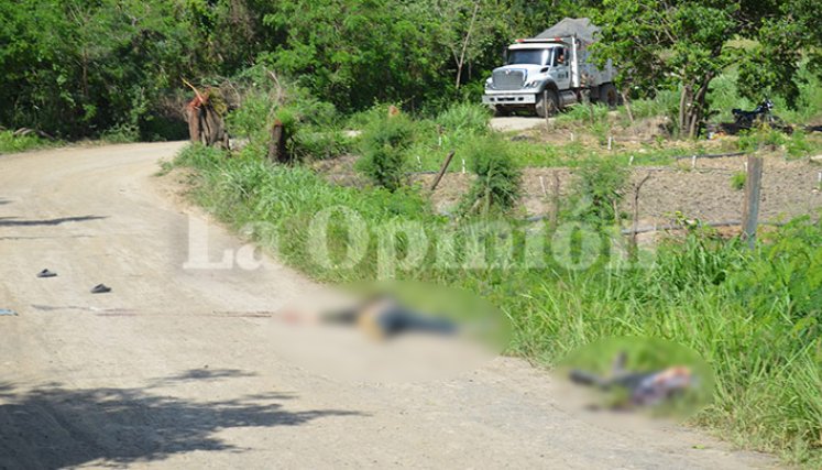 Los dos hombres aparecieron con más de tres tiros