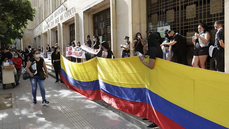 ‘Las zonas de rumba  se hunden en deudas’