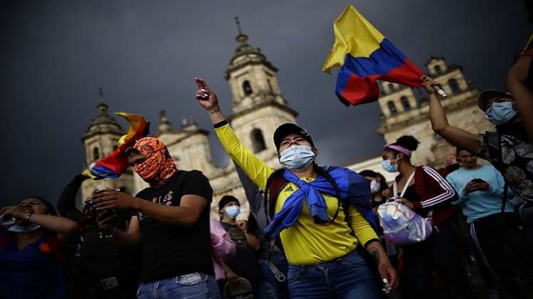 Cuarto día de manifestaciones sociales encontrá de la reforma tributaria y conmemoración del día internacional del trabajo. Lugar: CRA 7 con calle 45. (Colprensa - Sergio Acero)