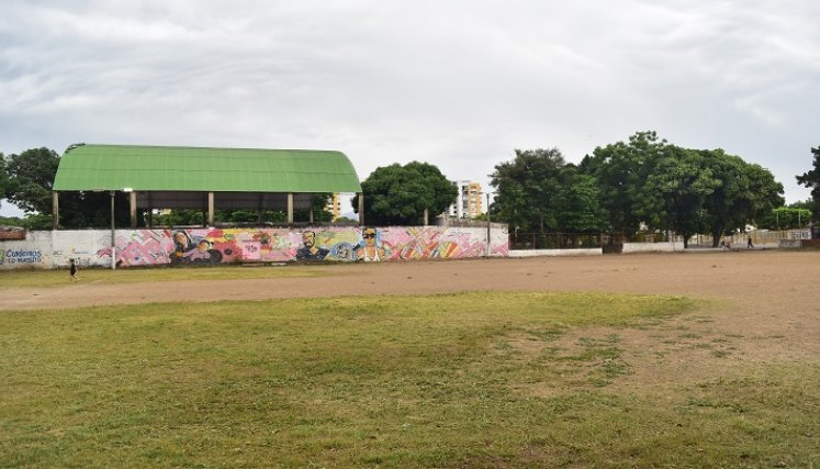 La cancha, por otra parte, es utilizada para celebrar la novena de la Virgen de Guadalupe / Fotos Pablo Castillo / La Opinión.