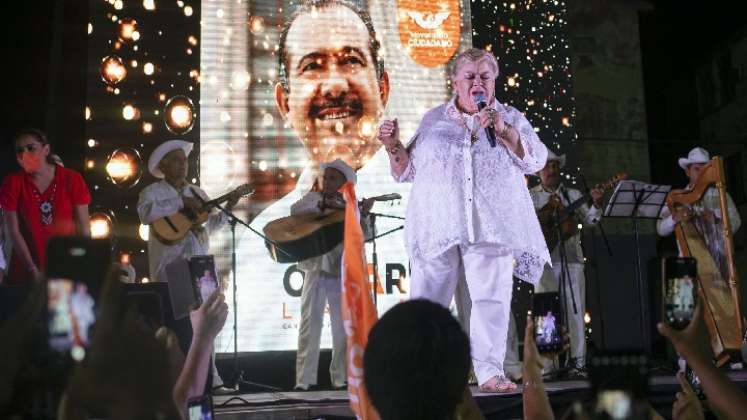 Paquita la del Barrio busca conquistar el voto como alcaldesa