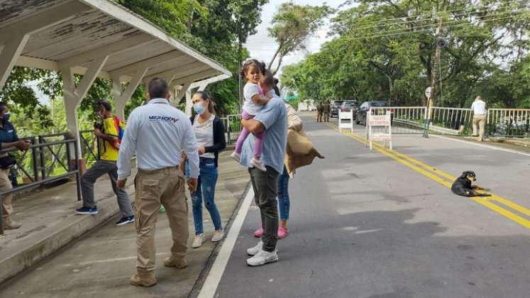 En el puente internacional José Antonio Páez, en el departamento de Arauca, el paso desde Venezuela hacia Colombia está complemente cerrado./Cortesía