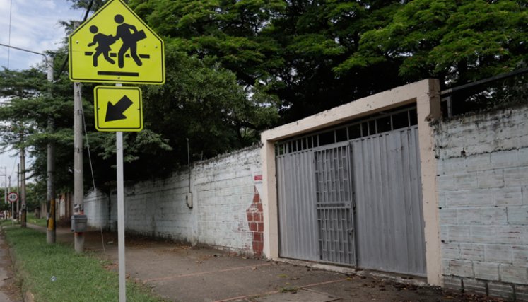 La escuela es uno de los puntos que más reúne a los habitantes de la Comuna 4 cuando hay temporada electoral.