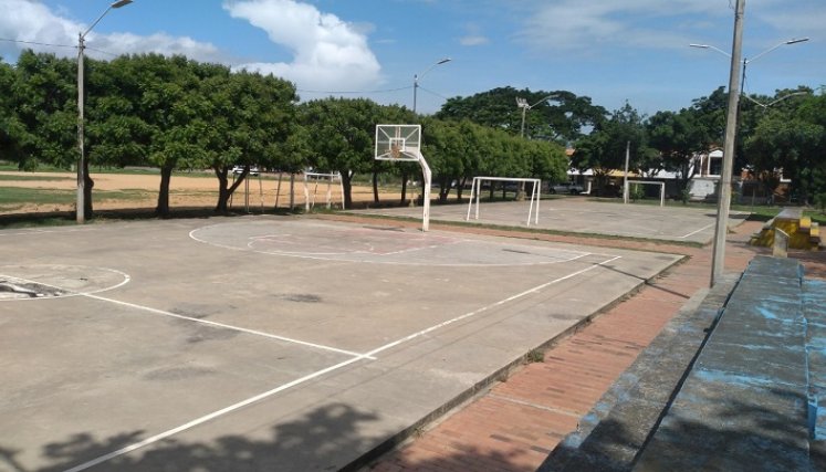 Vecinos de Niza sí quieren que se construya allí el complejo deportivo La comunidad resalta la poca participación de las administraciones municipales para remodelar los escenarios deportivos e infantiles. / Foto: La Opinión