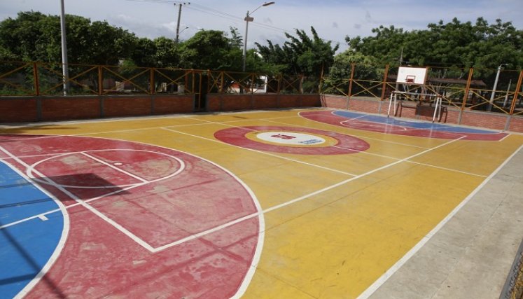 En Palmeras, comunidad deambula entre los huecos y la ausencia de acueducto 48 años de legalizado tiene el barrio Palmeras. / Fotos: Juan Pablo Cohen / La Opinión.