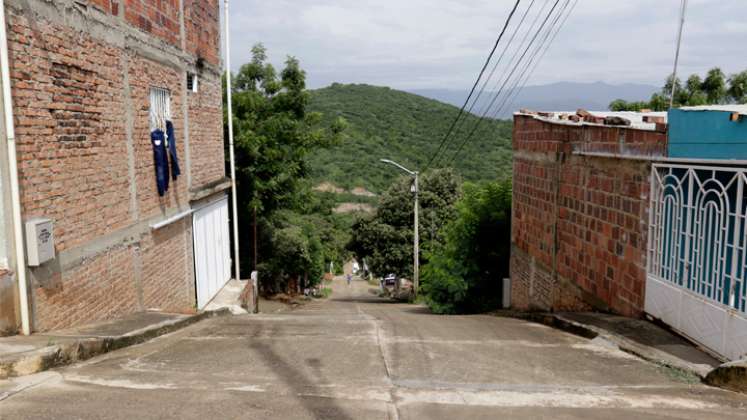 Las vías principales fueron pavimentadas mediante el programa comunidad-gobierno. 