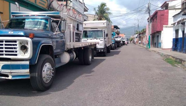 El cierre de la frontera tiene en bancarrota a los transportistas de Táchira