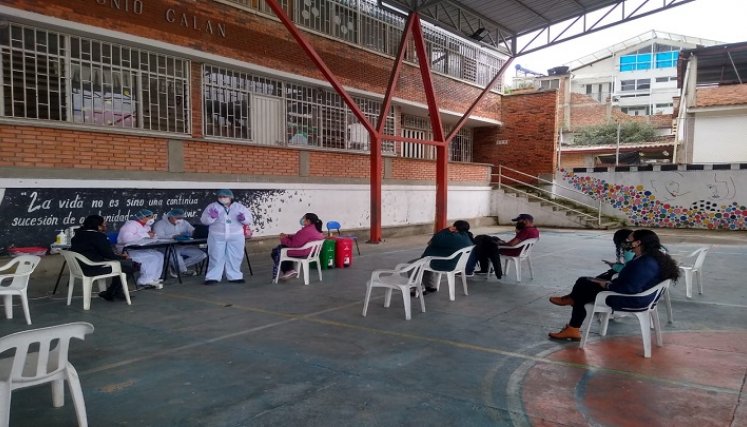 Vacunación a docentes en Pamplona. / Cortesía/ La Opinión 