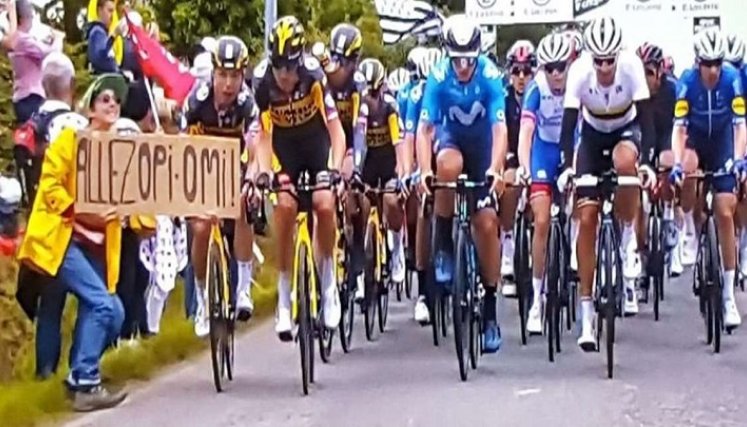 Detenida la espectadora del Tour de Francia que provocó caída múltiple ./Foto: tomada de internet