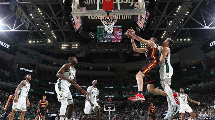 los Milwaukee Bucks derrotaron a los Atlanta Wahawks en la  NBA