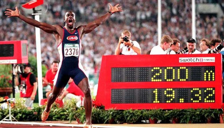 El atleta estadounidense Michael Jhonsson,  fue una de las figuras de los Juegos