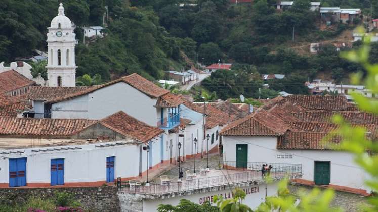  Los visitantes confiesan que en el municipio se respira aire puro y el avistamiento de las distintas especies en la reserva forestal. / Foto Cortesía para La Opinión 