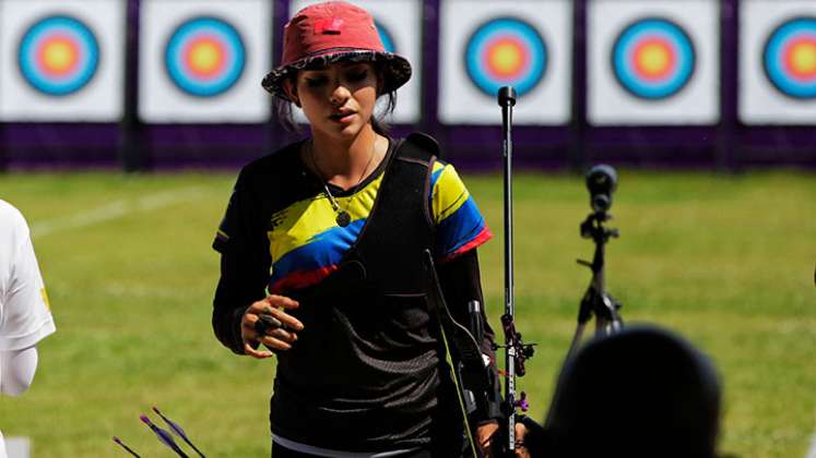 Valentina Acosta, arquera colombiana.