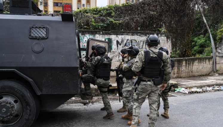 Vivir entre las balas en las barriadas de una Venezuela empobrecida