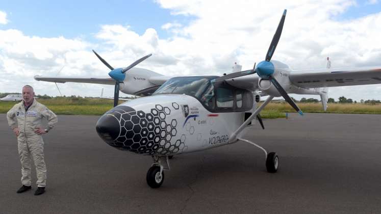 El avión consume menos energía