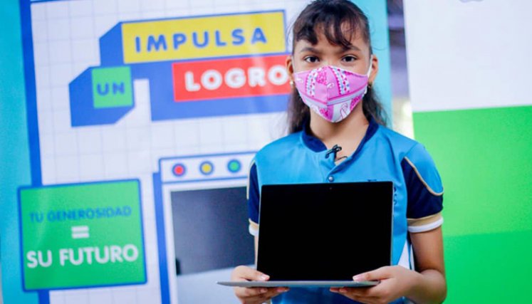 A partir de 2020 y a la fecha, la iniciativa ‘Educatón por Colombia’ de la Fundación United Way Colombia ha gestionado la compra y entrega de 4.344 computadores y tablets nuevos a niños, niñas y jóvenes de ocho departamentos. / Foto: Cortesía