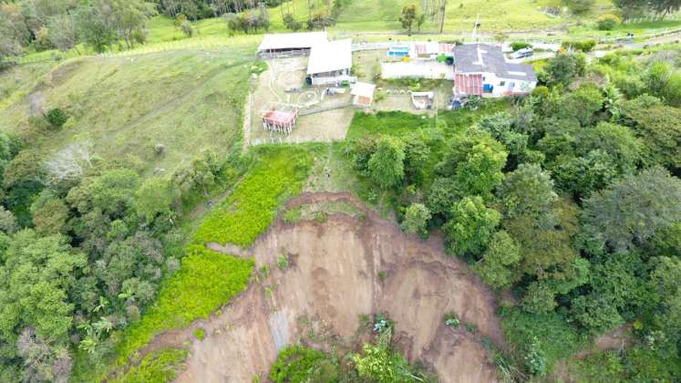 Deslizamiento del terreno en la finca El Renacer, vereda Hato alto. /Foto: Cortesía