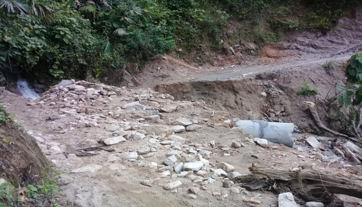 En verdaderas trochas se han convertido los ejes viales de la región ante el crudo invierno de los últimos días.