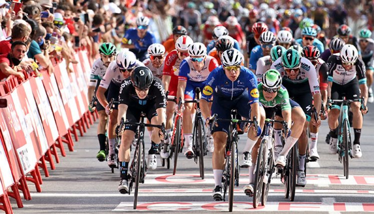 Fabio Jakobsen se quedó con su segunda etapa en la Vuelta a España 2021.