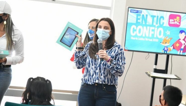 La ministra de las TIC, Karen Abudinen, está en el ojo del huracán por el controvertido contrato./Foto archivo Colprensa