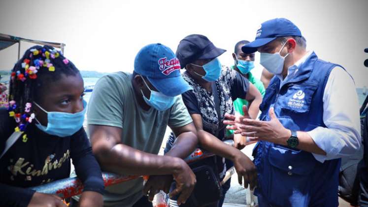 En Necoclí (Chocó), cerca de 15.000 migrantes se encuentran represados. El defensor del Pueblo, Carlos Camargo, denunció una mafia que está afectando a los extranjeros desde su entrada al país. / Foto: Colprensa