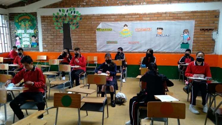 De esta cantidad, 144 son de primaria y 248 de bachillerato. De los dos grados acudirán por día el 50%.