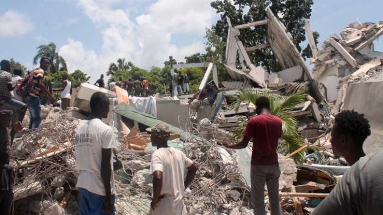 El terremoto de magnitud 7,2 causó al menos 304 muertos y más de 1.800 heridos en el sudoeste de Haití, avivando los dolorosos recuerdos del gran sismo de 2010. / Foto: AFP