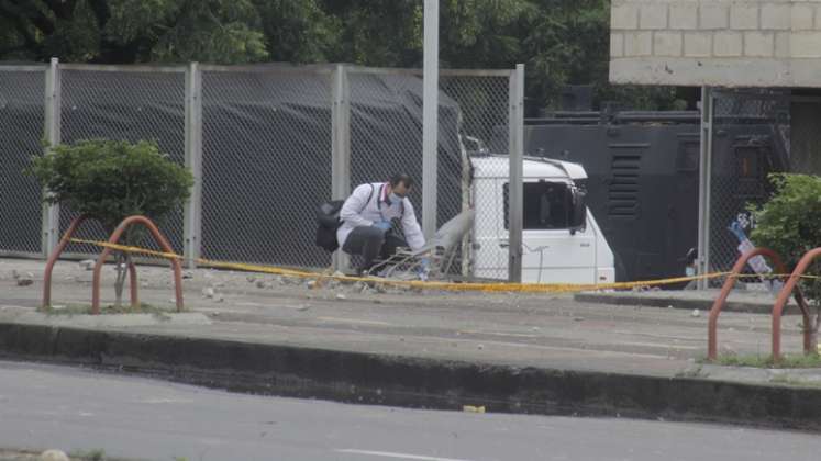 Un explosivo que dejaron debajo de una banca, provocó heridas a 14 personas.