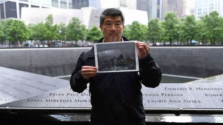 Al Kim, un paramédico en el campo de escombros de las Torres Gemelas./Foto: AFP