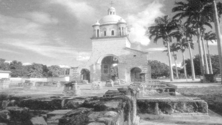 El 3 de octubre de 1821 en el salón  de sesiones ubicado en la sacristía de la iglesia parroquial de Villa del Rosario de Cúcuta, el Libertador Simón Bolívar juró como presidente de la Gran Colombia./ Archivo La Opinión