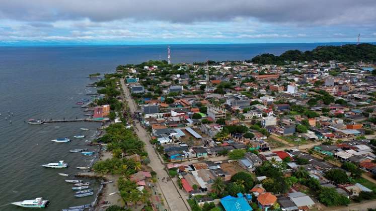 Necoclí ha acogido a los migrantes haitianos y venezolanos en tránsito hacia Estados Unidos. /AFP