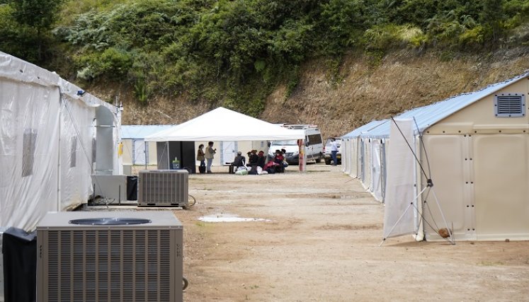  El ingreso requiere la identificación de las personas. / Cortesía/ La Opinión 