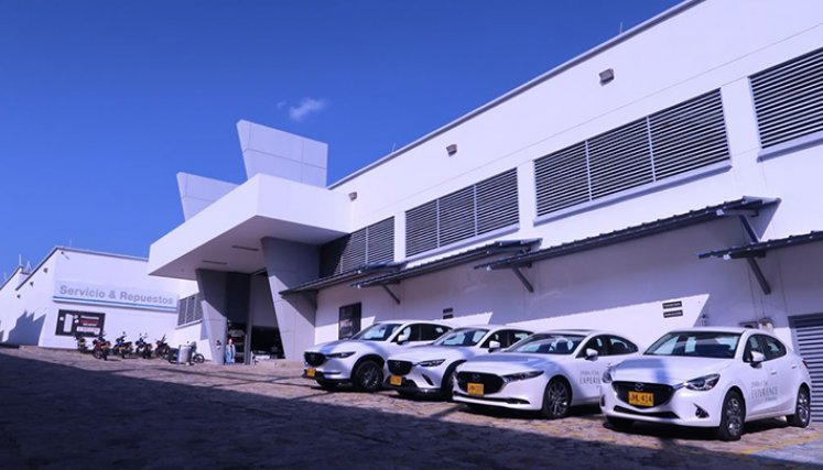 Fachada área de taller Mayorautos