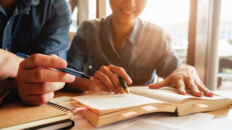 Con esta alianza se busca fomentar entre los estudiantes colombianos la búsqueda de programas académicos en Nueva Zelanda, un país que se destaca internacionalmente por la alta calidad de su educación y el estilo de vida que ofrece. / Foto: Freepik 