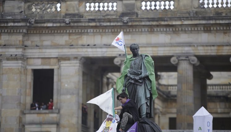 Bolívar luchó por la libertad de los esclavos.