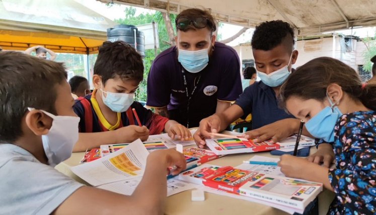 La Fundación va dos veces por semana a cada barrio.