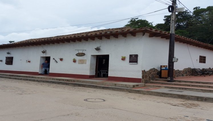 Memoria histórica de un pueblo en una tienda En una esquina del parque principal de La Playa de Belén se encuentra la tienda que guarda mucha tradición.