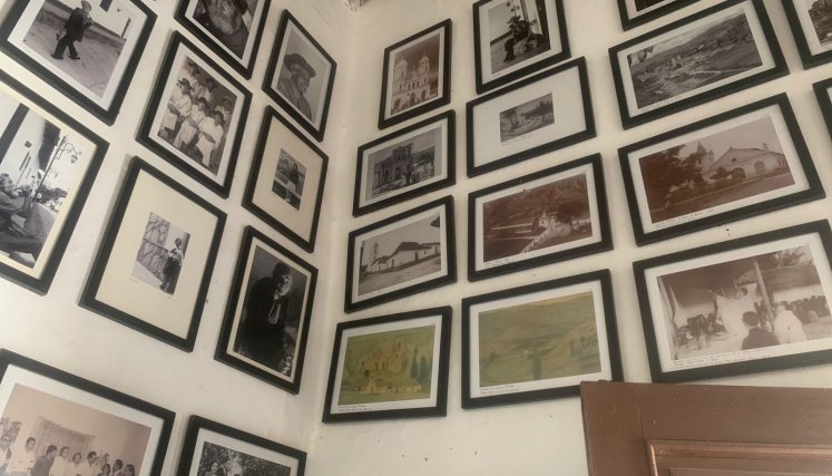 Memoria histórica de un pueblo en una tienda Una tradición familiar para conservar la memoria de los pueblos.