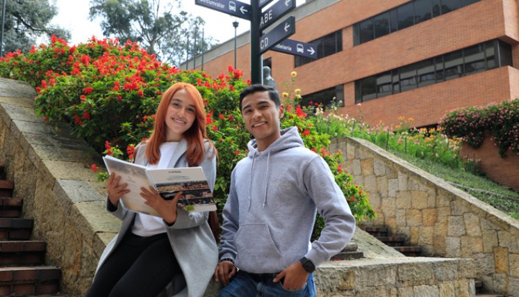 Si el estudiante presenta una necesidad económica, la Universidad otorga un descuento del 12% en el valor de la matrícula y un descuento adicional del 3% por pronto pago. 