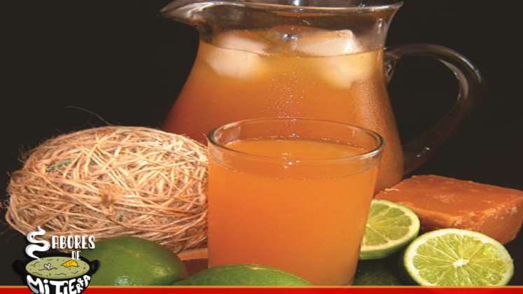 Agua de panela fría