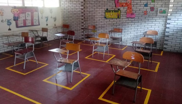 La rectora del colegio de Ragonvalia enfatizó que nadie está obligado a dar el aporte para restaurar los pupitres dañado. / Foto: Cortesía