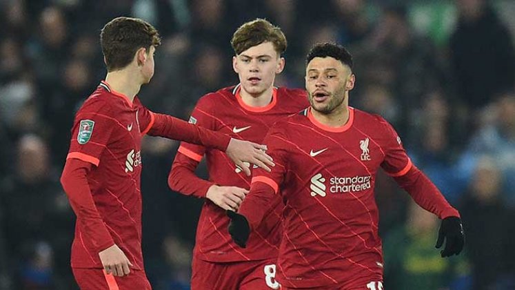 El Liverpool avanzó en la Copa Inglesa por la vía de los penaltis.